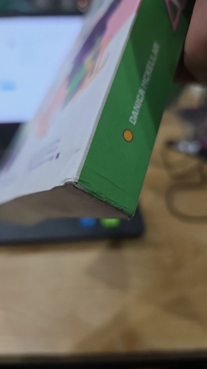 Sách Teen Girl Học Toán Girls Get Curves - Toán Học Có Dáng Hình