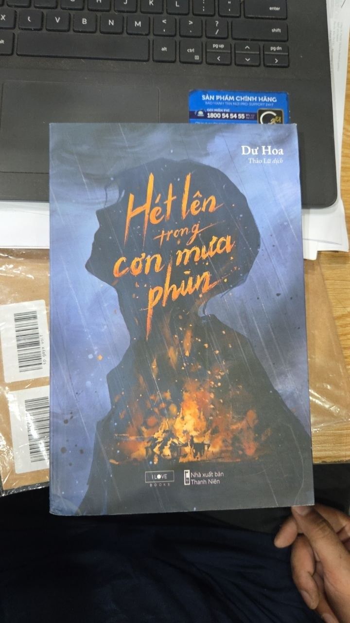 Sách Hét Lên Trong Cơn Mưa Phùn