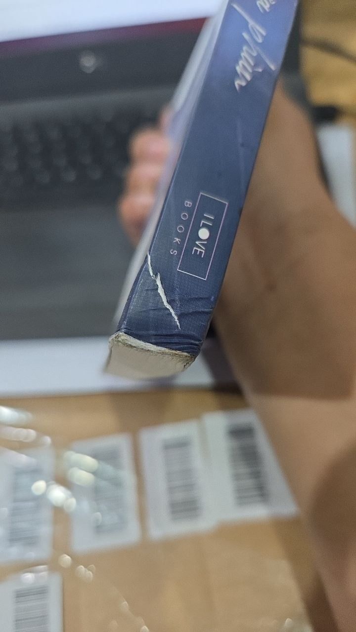 Sách Hét Lên Trong Cơn Mưa Phùn