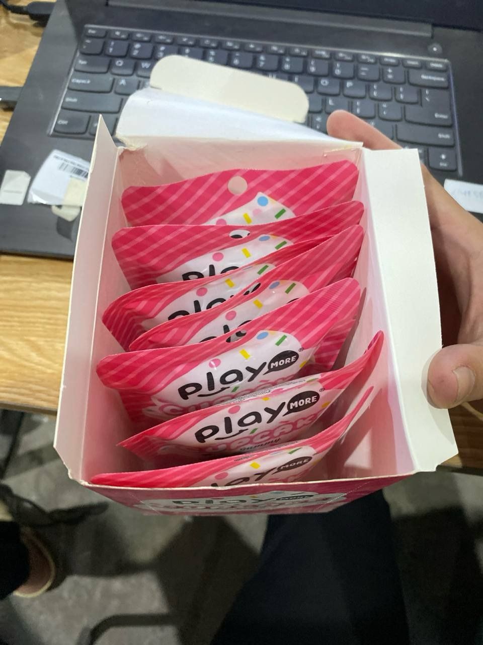 Hộp 8 Kẹo Dẻo Bánh Cupcake Playmore 48g