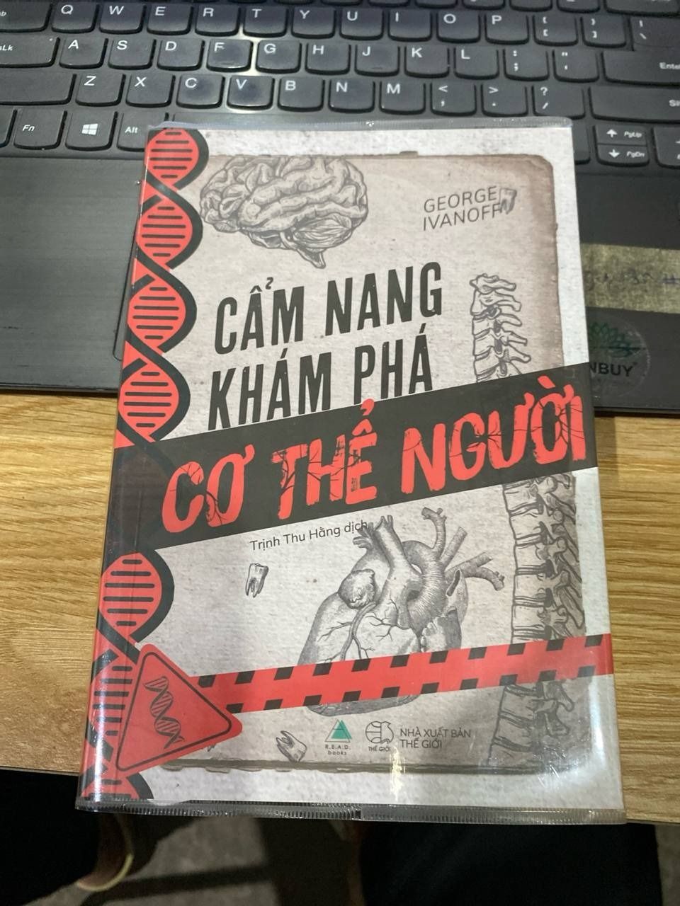 Sách Cẩm Nang Khám Phá Cơ Thể Người (Tặng Kèm Bookmark)
