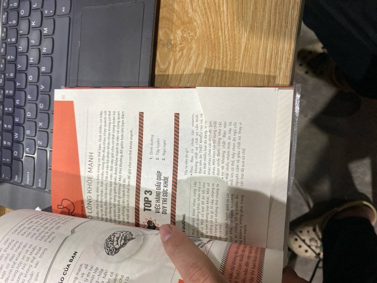 Sách Cẩm Nang Khám Phá Cơ Thể Người (Tặng Kèm Bookmark)