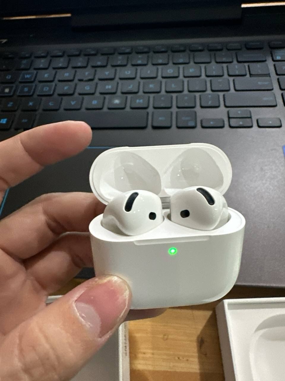 AirPods 4 - Chống ồn chủ động - MXP93ZP/A