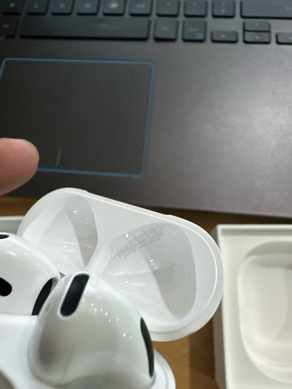 AirPods 4 - Chống ồn chủ động - MXP93ZP/A