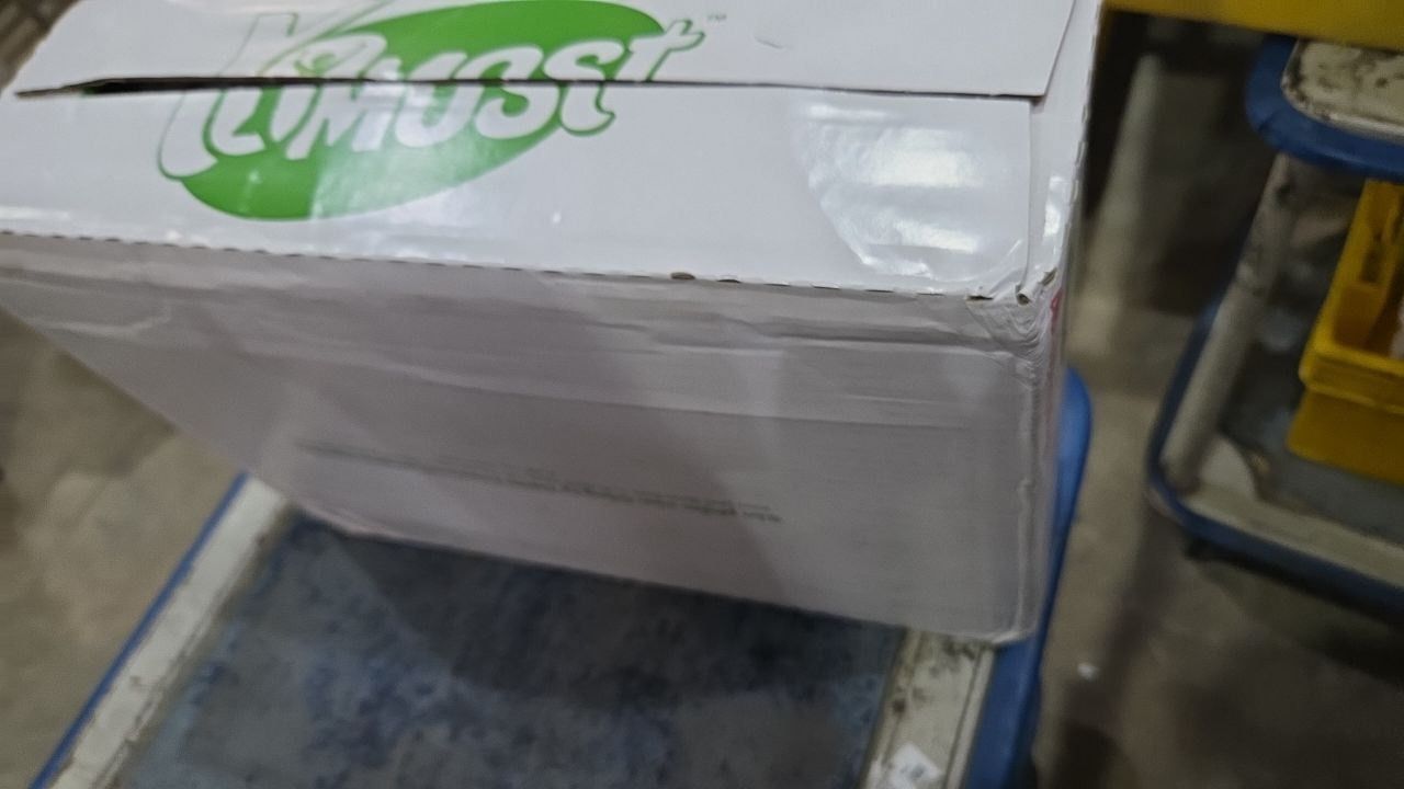 Thùng 48 Hộp Yomost Thạch Trái Cây Hương Dâu (48x180ml)