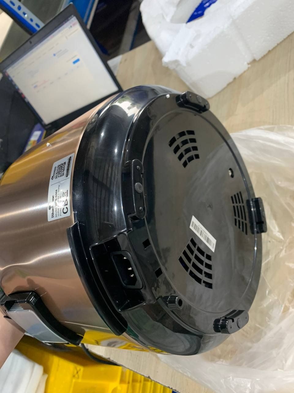 Nồi Cơm Điện Bluestone RCB-5568 (1.8L) - Hàng chính hãng