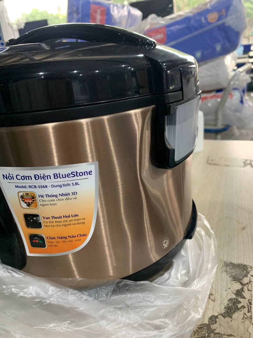 Nồi Cơm Điện Bluestone RCB-5568 (1.8L) - Hàng chính hãng