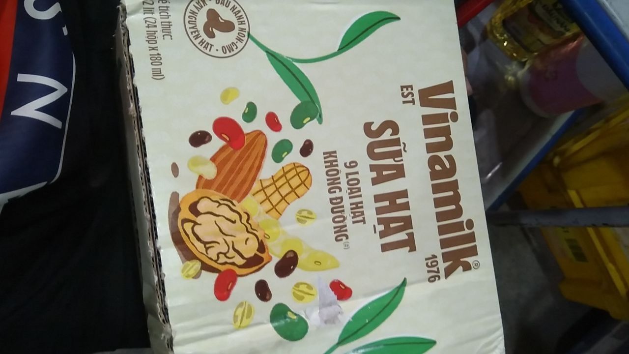 Thùng 24 hộp sữa 9 loại hạt không đường Vinamilk Super Nut 180ml