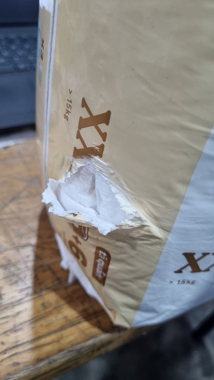 Tã quần Huggies Skin Perfect XXL Super Jumbo 48+6 miếng với 2 vùng thấm giảm kích ứng da