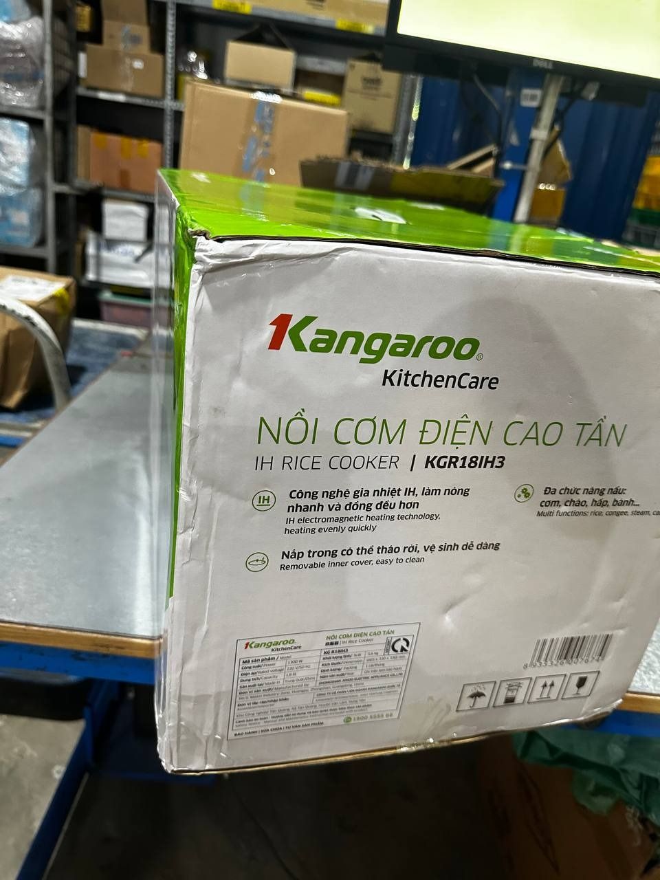 Nồi cơm điện cao tần Kangaroo, model KGR18IH3, dung tích 1,8L, công nghệ gia nhiệt cao tần IH hiện đại, 12 chức năng nấu đa dạng - Hàng chính hãng