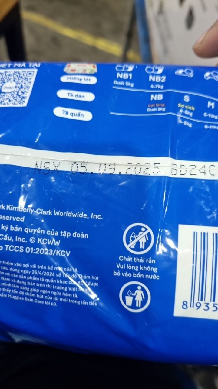 Tã/bỉm quần Huggies Skin Care Mega Jumbo XXL76+4 miếng với tràm trà dịu da