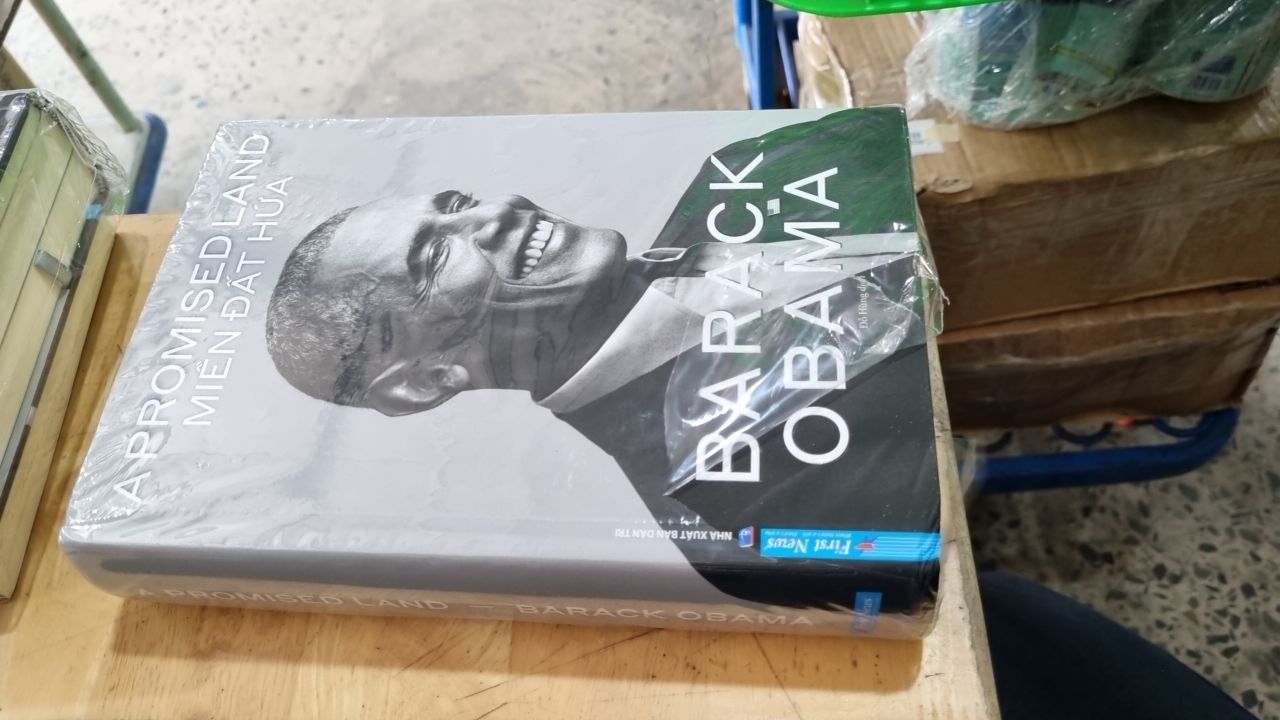 Miền Đất Hứa (A Promised Land) - Barack Obama (Bìa Cứng)