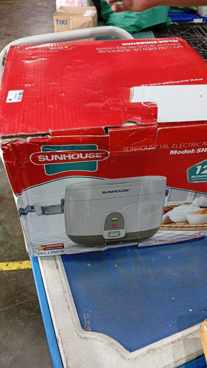 Nồi cơm điện Sunhouse 1.8L SHD8611GR (700W)- Hàng chính hãng