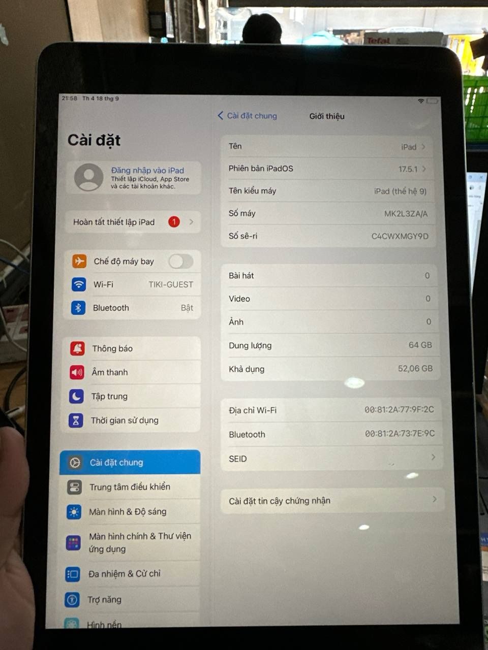 Apple iPad 10.2-inch (9th Gen) Wi-Fi 2021 - 64GB Silver