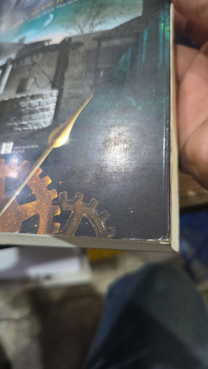 Sách Bên Rìa Thời Gian