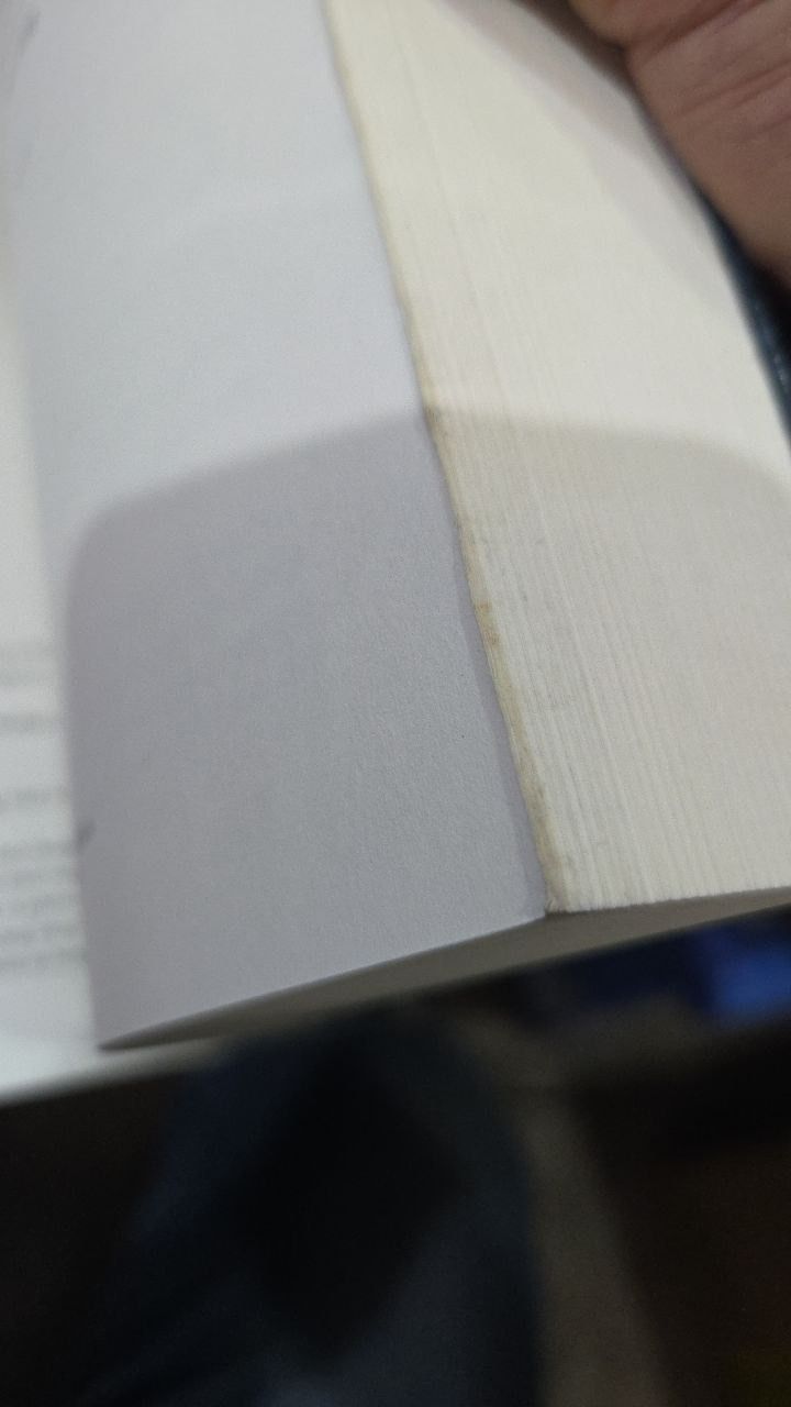 Sách Bên Rìa Thời Gian