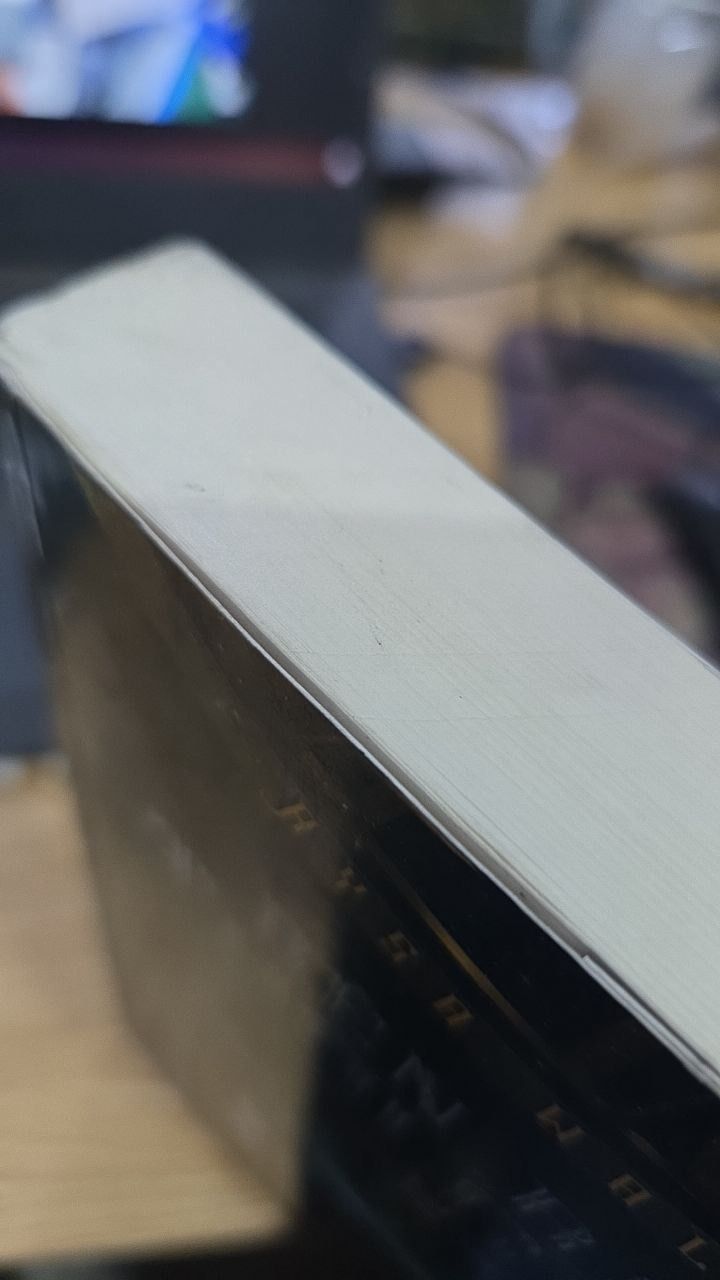 Sách Bên Rìa Thời Gian