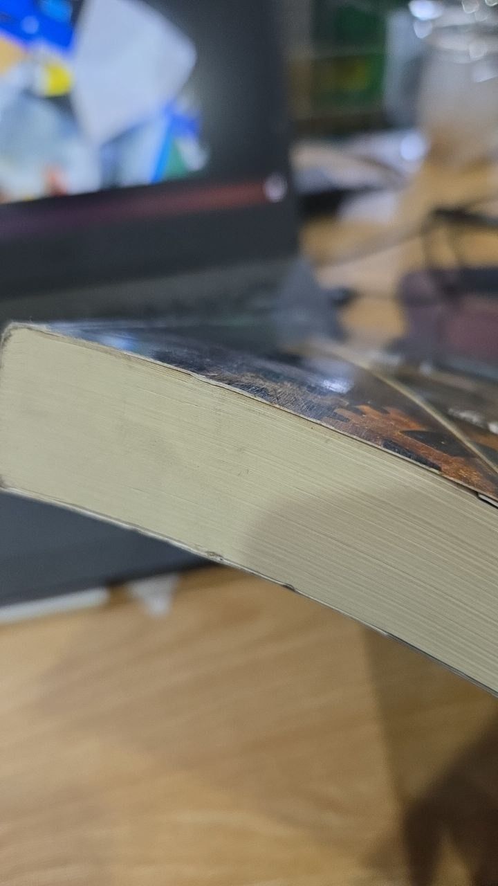 Sách Bên Rìa Thời Gian