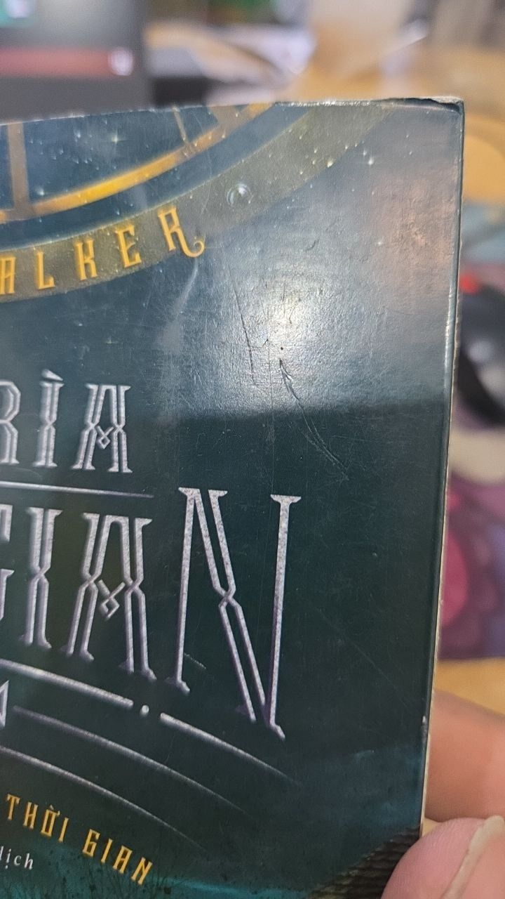 Sách Bên Rìa Thời Gian