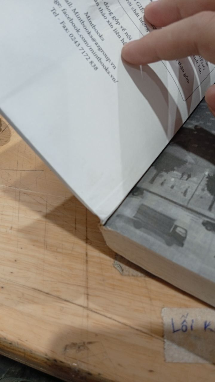 Thế Giới Trong Lòng Giếng