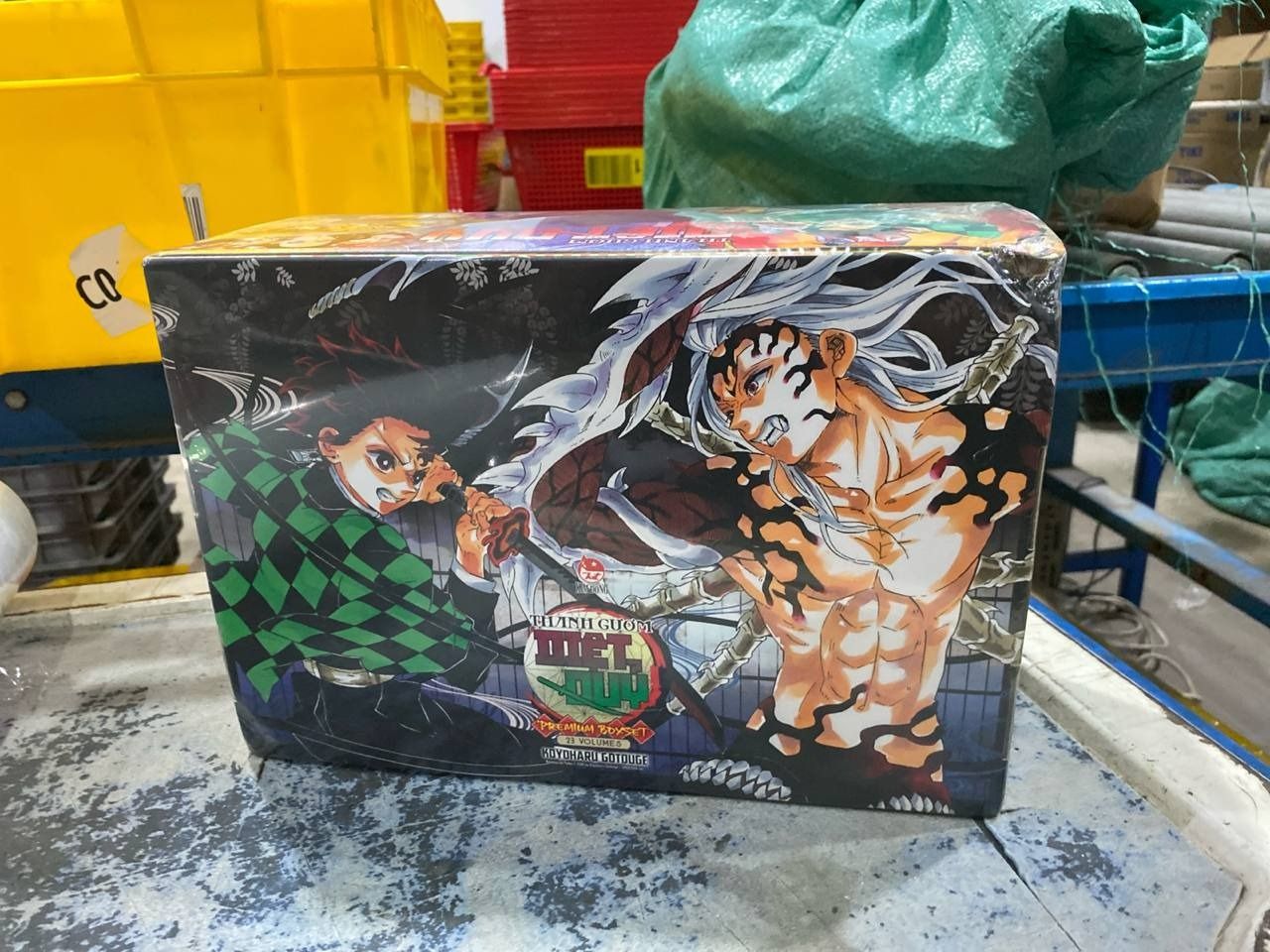 Premium Boxset Thanh Gươm Diệt Quỷ - Kimetsu No Yaiba (Hộp 23 Tập) - Bản Full Quà