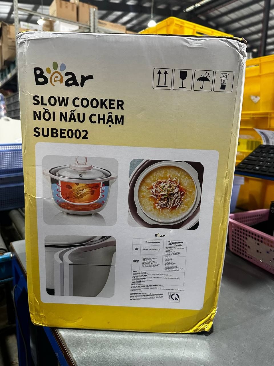 Nồi nấu cháo chậm, ninh hầm cách thuỷ BEAR SUBE002 1.6L (kèm 2 thố nhỏ 0.5L và lồng hấp) - Hàng chính hãng