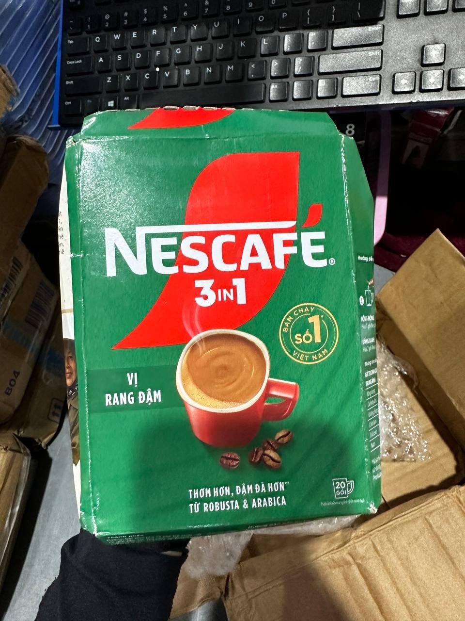 Cà phê hoà tan NESCAFÉ 3IN1 VỊ RANG ĐẬM - công thức cải tiến (hộp 20 gói x 16g)