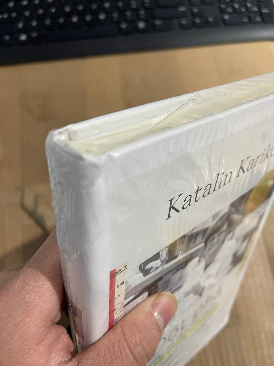 Đột phá - Cuộc đời khoa học của tôi - Tự truyện của nhà khoa học đã mở đường cho mRNA và vắc xin COVID 19