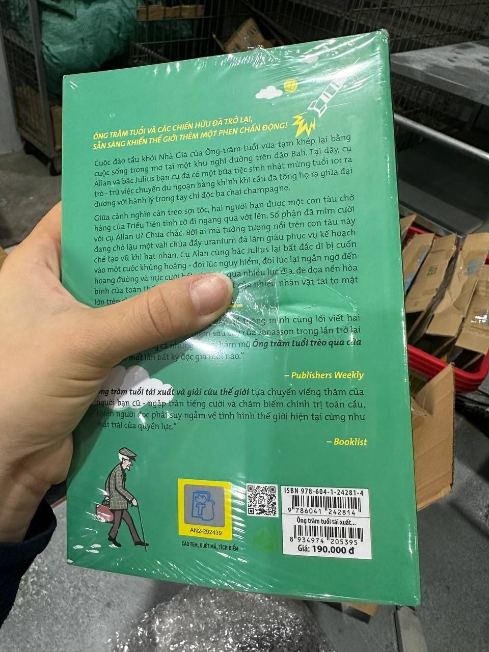 Ông trăm tuổi tái xuất và giải cứu thế giới (Jonas Jonasson)