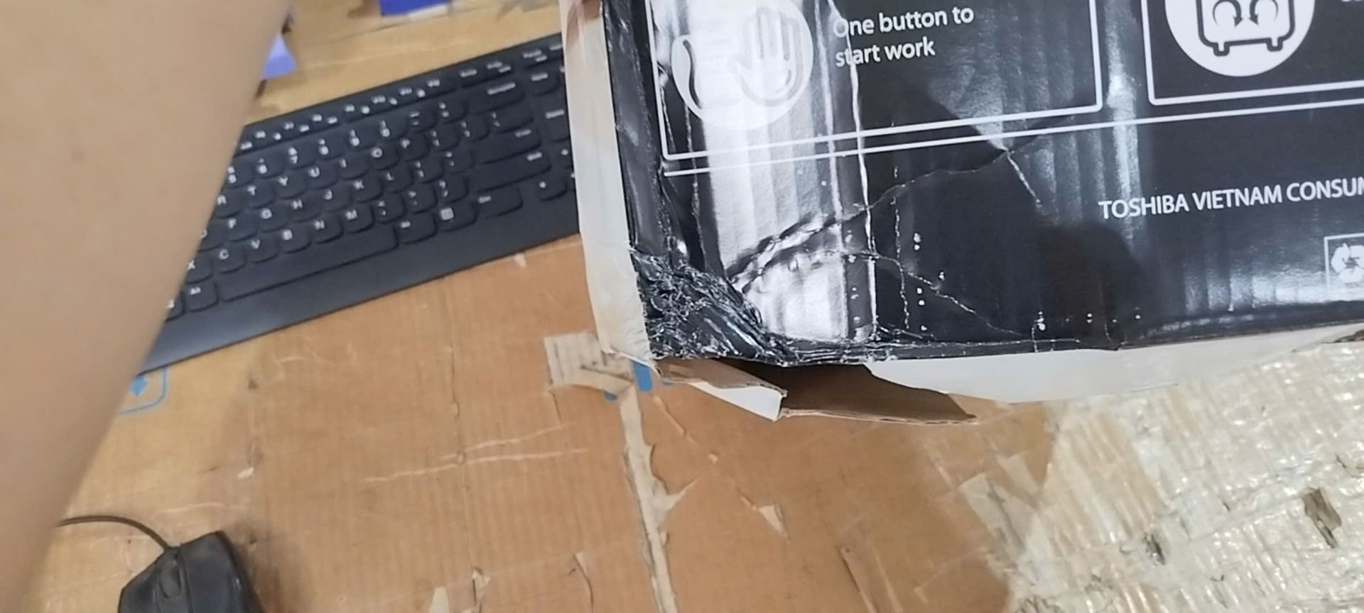 Nồi Cơm Nắp Gài Toshiba RC-10JFM(H)VN (1L) - Hàng chính hãng