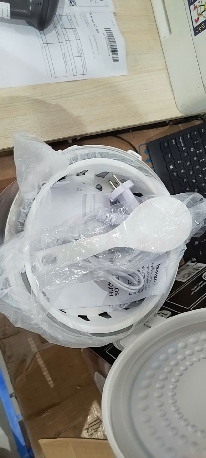 Nồi Cơm Nắp Gài Toshiba RC-10JFM(H)VN (1L) - Hàng chính hãng