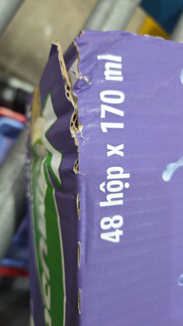 Thùng 48 Hộp Sữa Chua Lên Men Tự Nhiên Yomost Bạc Hà - Việt Quất (170ml/Hộp)