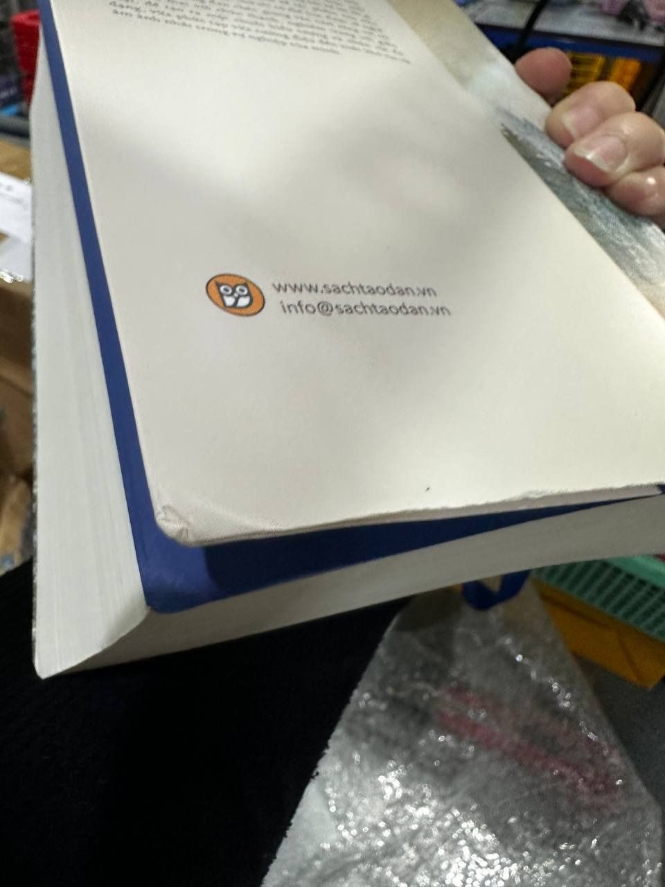 Sách Phía Đông Vườn Địa Đàng