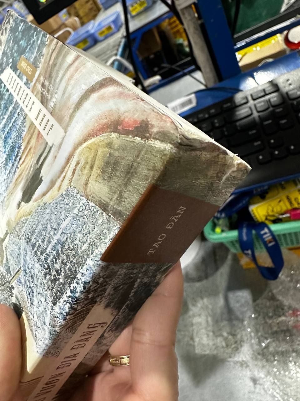 Sách Phía Đông Vườn Địa Đàng