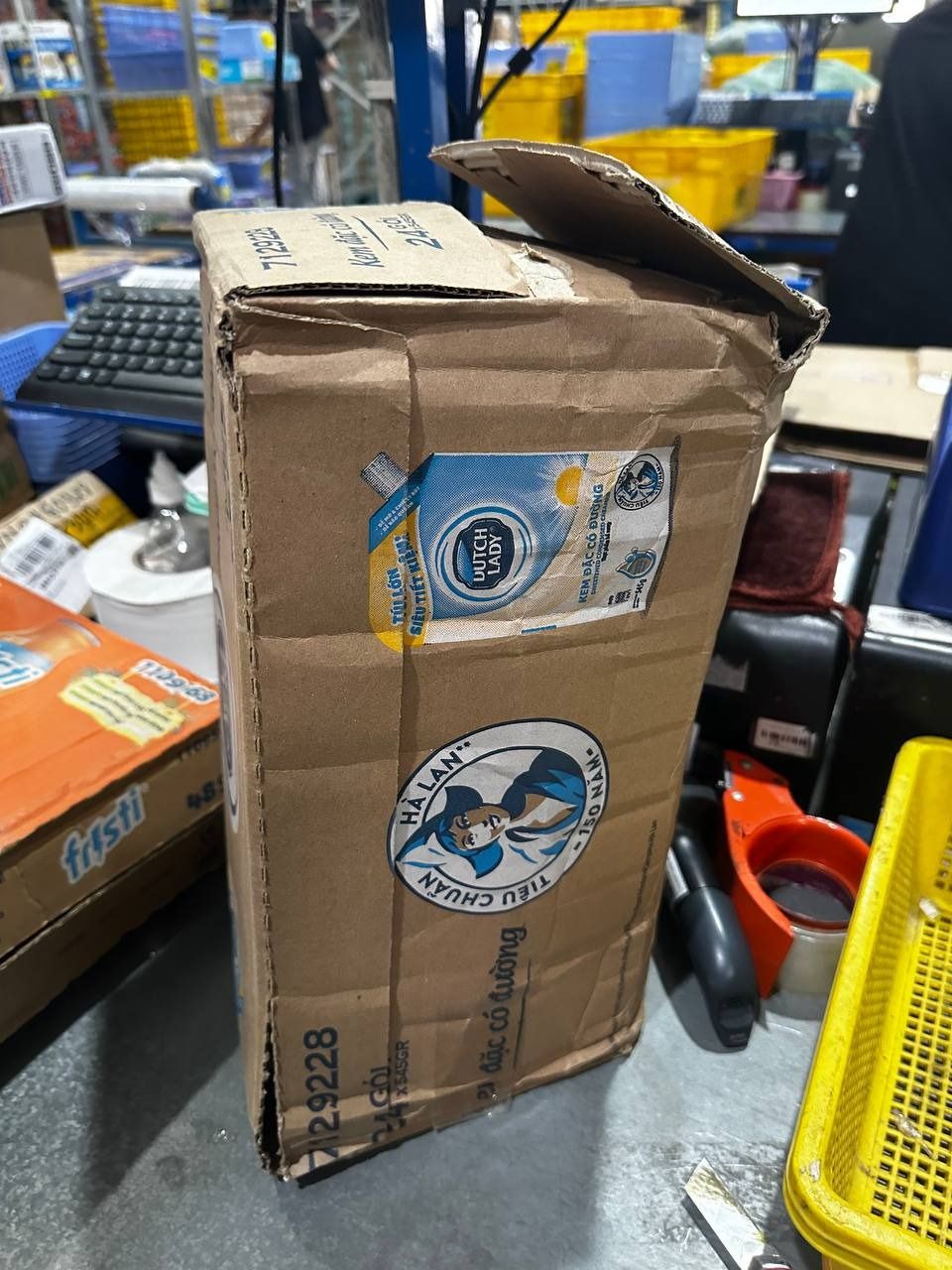 Thùng 24 túi kem đặc có đường Dutch Lady (24 túi x 545g)