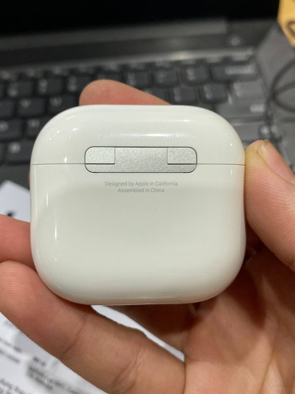 Tai nghe Bluetooth Apple AirPods 4 - Chống ồn chủ động