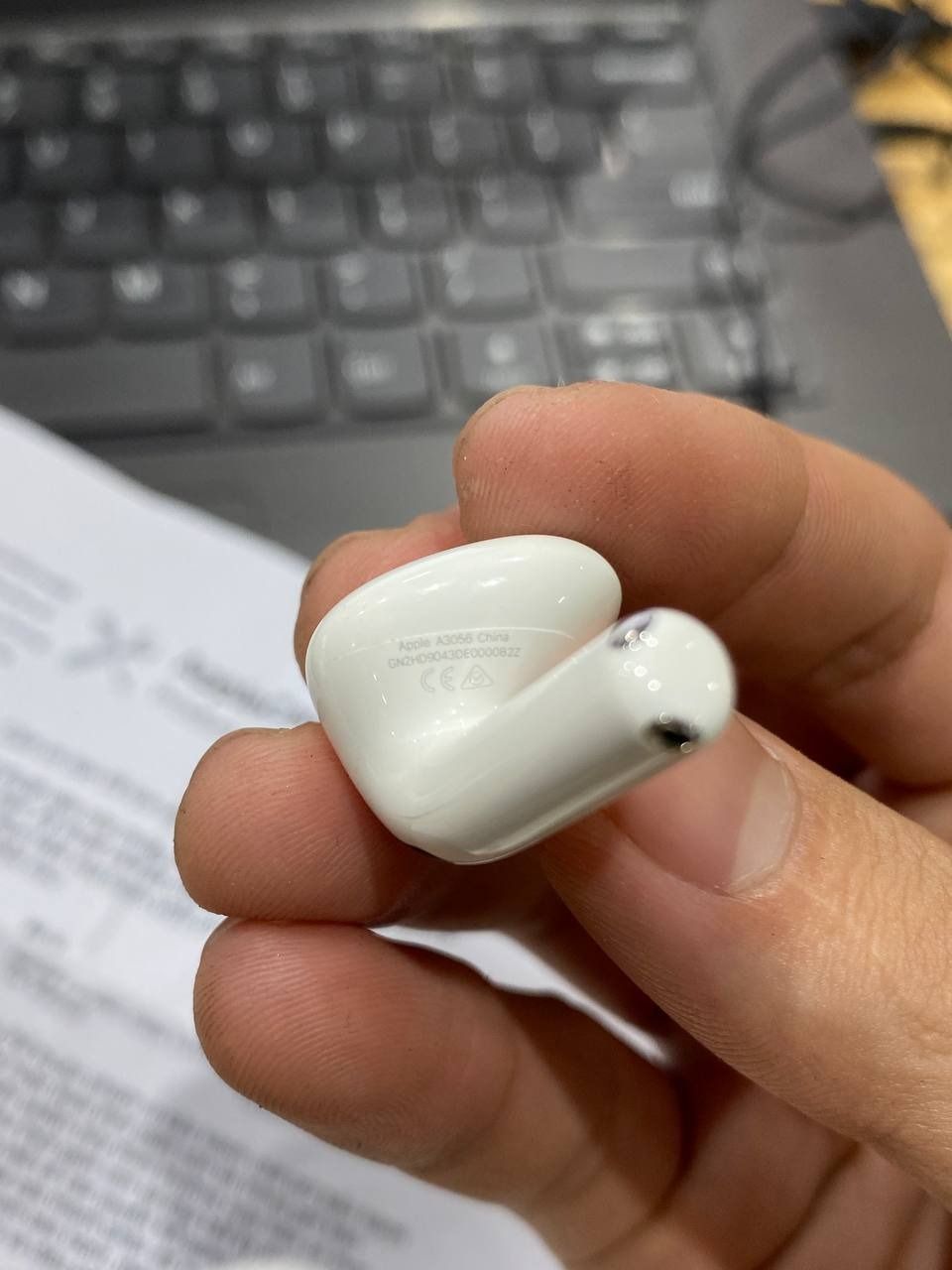 Tai nghe Bluetooth Apple AirPods 4 - Chống ồn chủ động