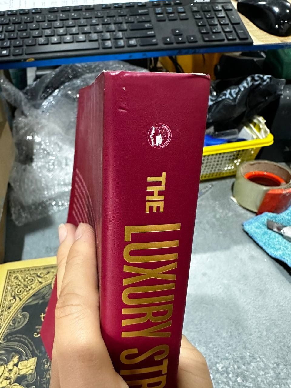 The Luxury Strategy: Chiến Lược Xa Xỉ - Phá Vỡ Quy Luật Tiếp Thị Để Xây Dựng Thương Hiệu Xa Xỉ