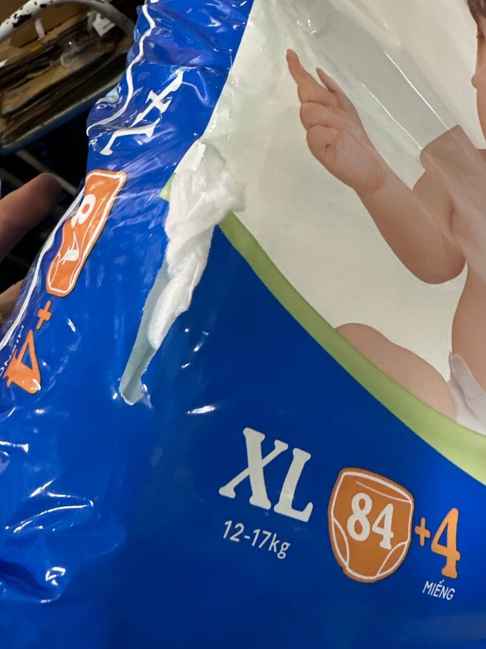 Tã/bỉm quần Huggies Skin Care Mega Jumbo XL84+4 miếng với tràm trà dịu da