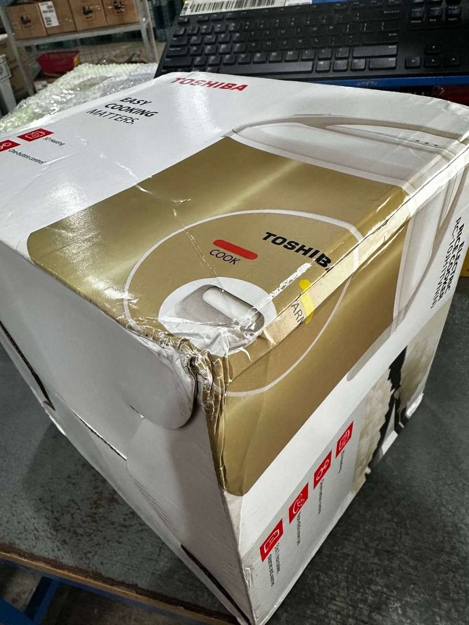 Nồi cơm nắp gài Toshiba 1 lít RC-10JH1TVN (600W)  - Hàng chính hãng