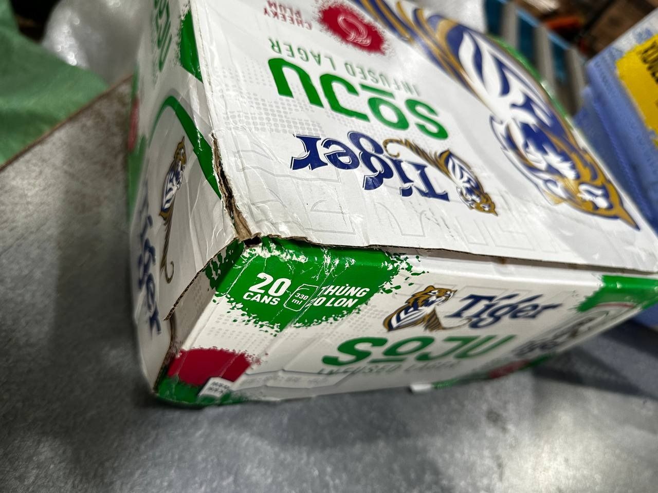 Thùng 20 Lon Bia Tiger Soju Infused Lager Cheeky Plum (vị Soju Mận) 330ml