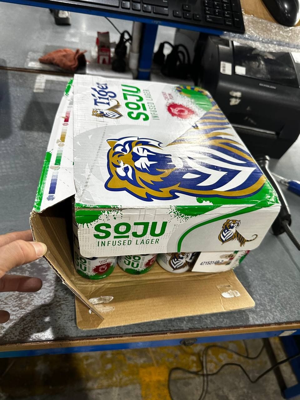 Thùng 20 Lon Bia Tiger Soju Infused Lager Cheeky Plum (vị Soju Mận) 330ml