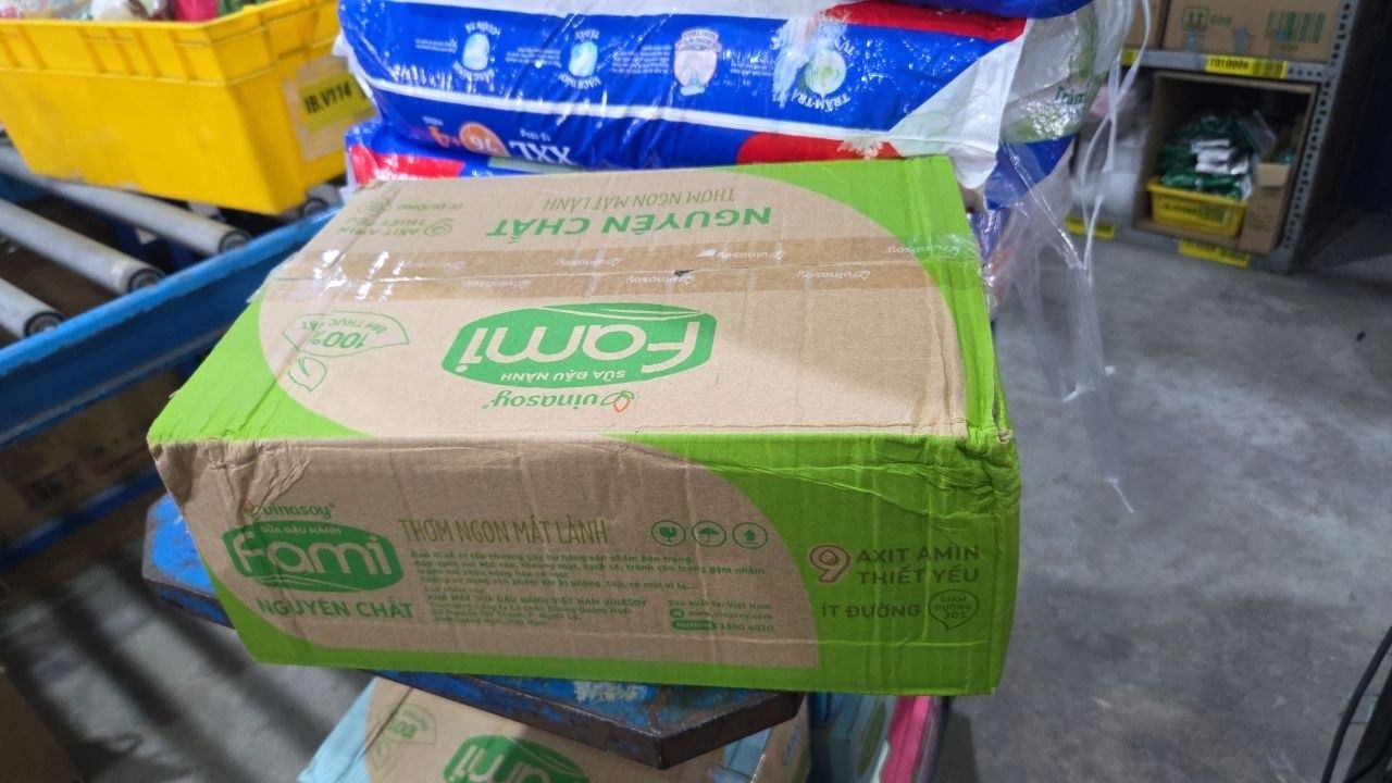 Thùng Sữa đậu nành Vinasoy Fami Nguyên Chất ít đường (200ml x 40 bịch)