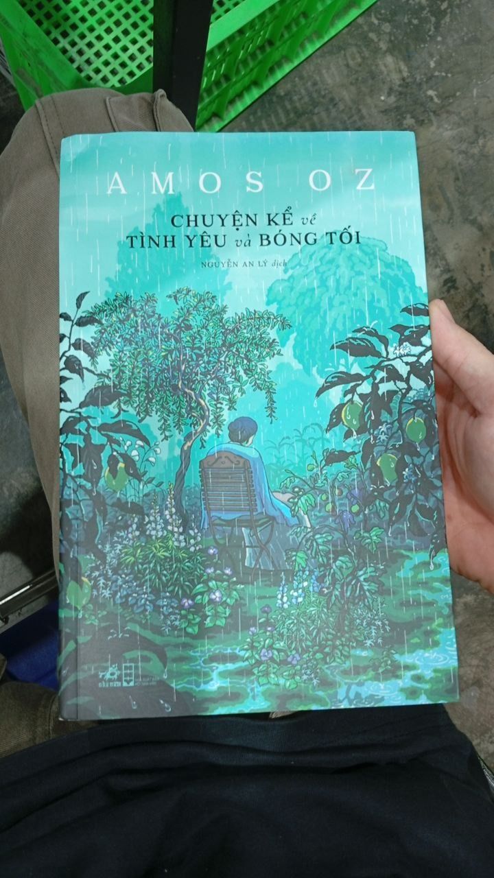 Chuyện kể về tình yêu và bóng tối