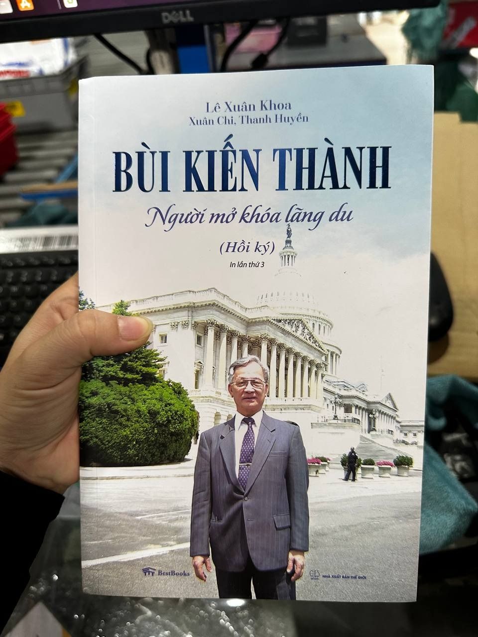 Bùi Kiến Thành - Người Mở Khóa Lãng Du (Hồi Ký)