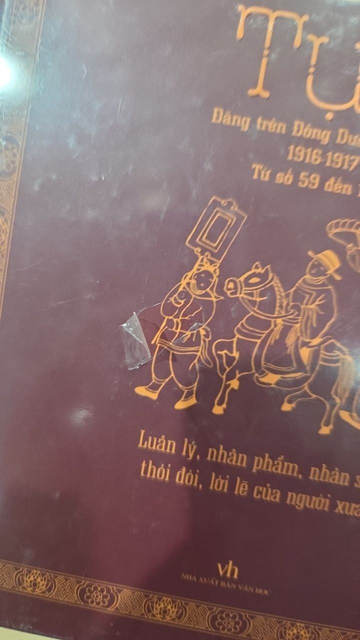 Sách Gương Phong Tục