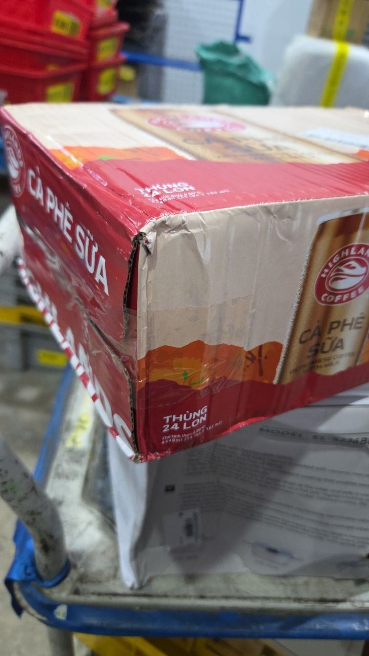 Thùng 24 lon cà phê sữa Highlands Coffee 185ml