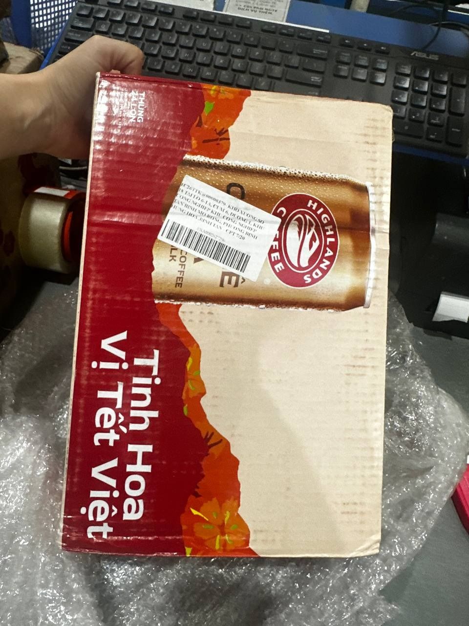 [ĐƠN HÀNG 399K TẶNG 1 BÌNH NƯỚC HIGHLANDS] Thùng 24 lon cà phê sữa Highlands Coffee 185ml