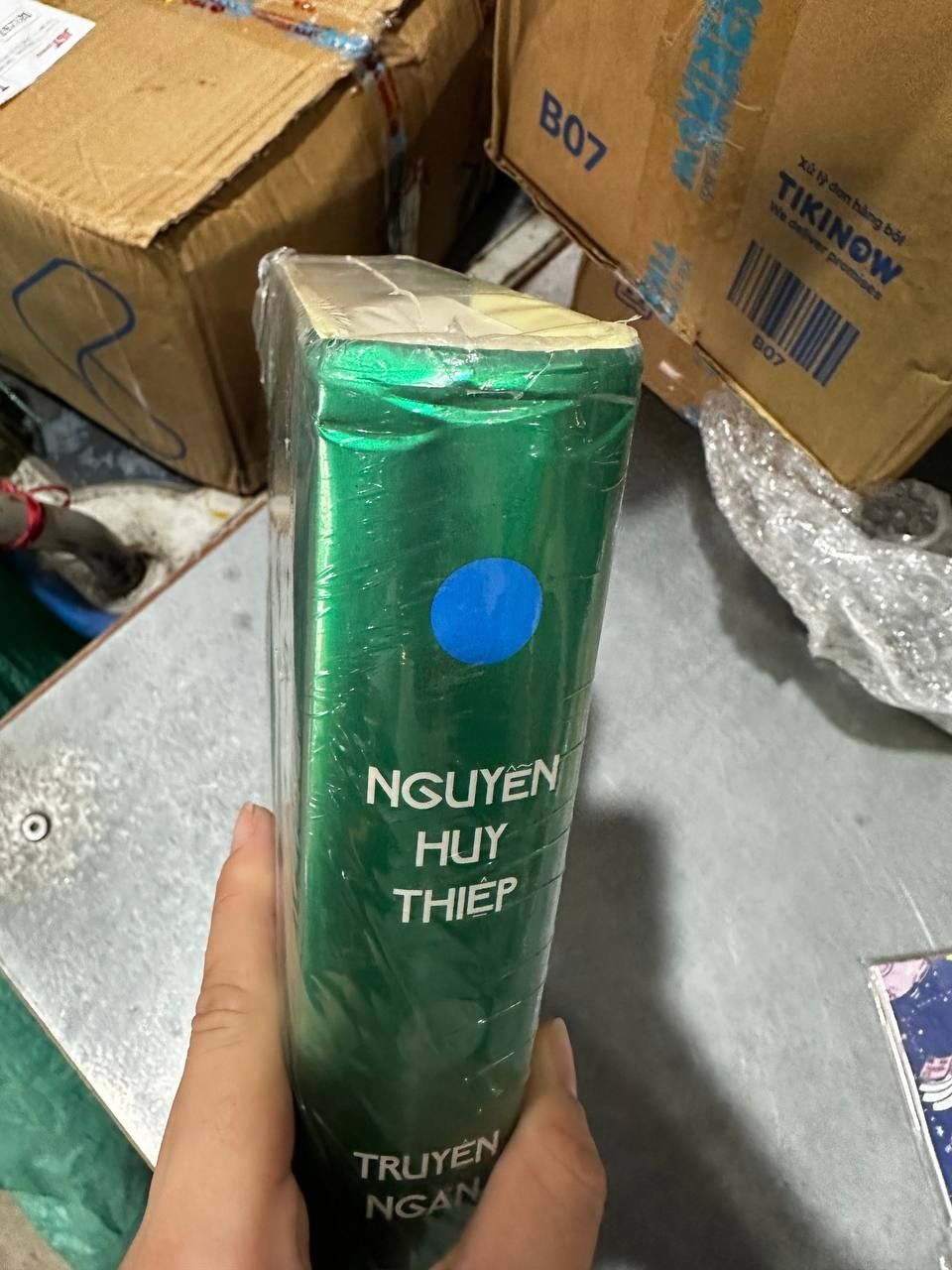 Truyện Ngắn Nguyễn Huy Thiệp (Bìa Cứng) - Ấn Bản Kỷ Niệm 70 Năm Ngày Sinh Tác Giả - Với Minh Họa Của Các Họa Sĩ (Tái Bản - Bìa Xanh)