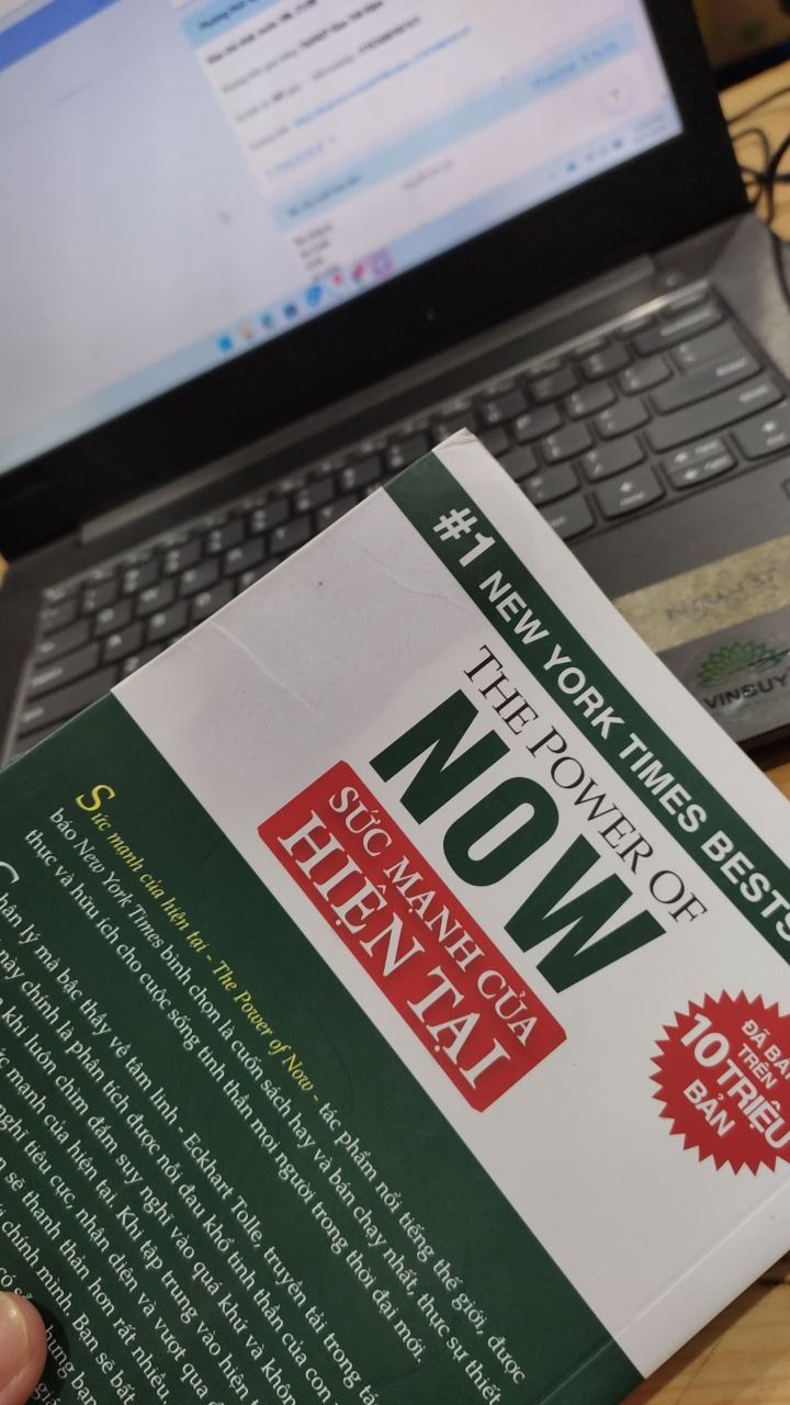 Sức Mạnh Của Hiện Tại (Tái Bản)